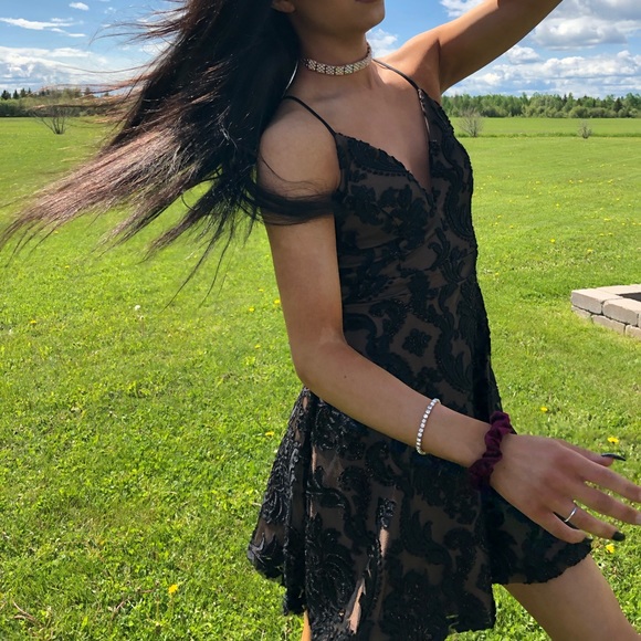 Prom dress - Picture 1 of 3